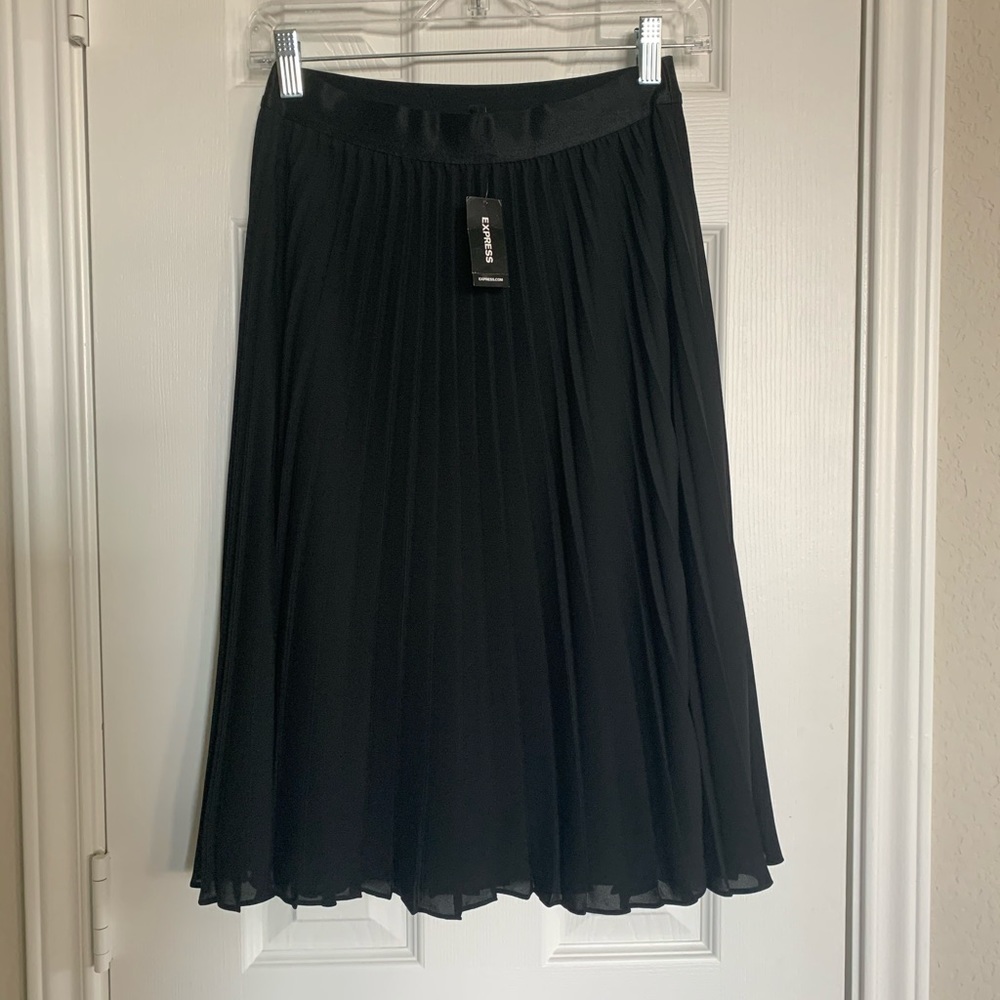 Black midi skirt elastic waist band